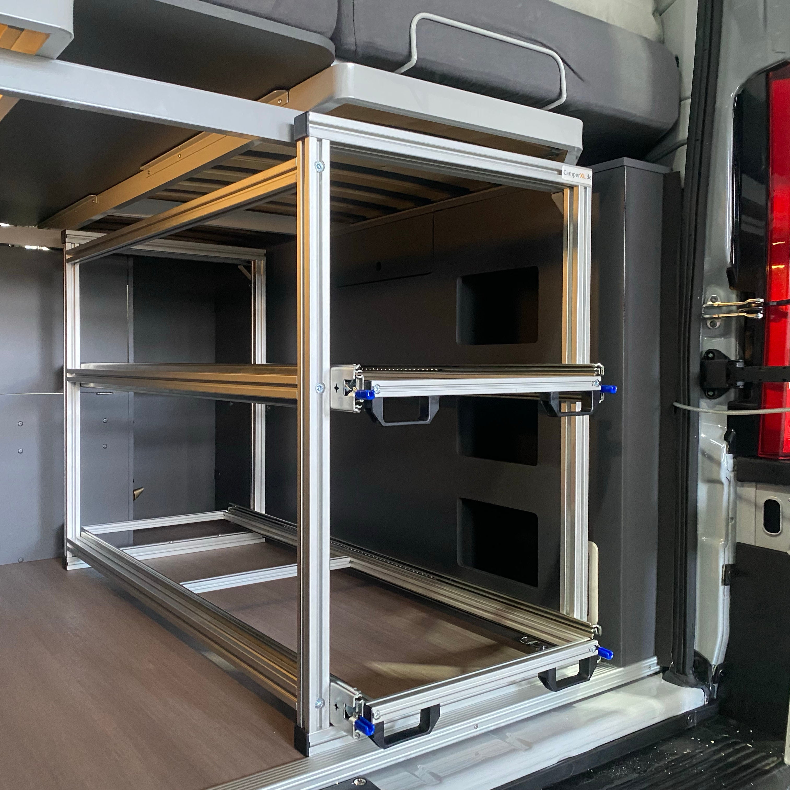 Heckauszug ADRIA SLB 640 2 Etagen