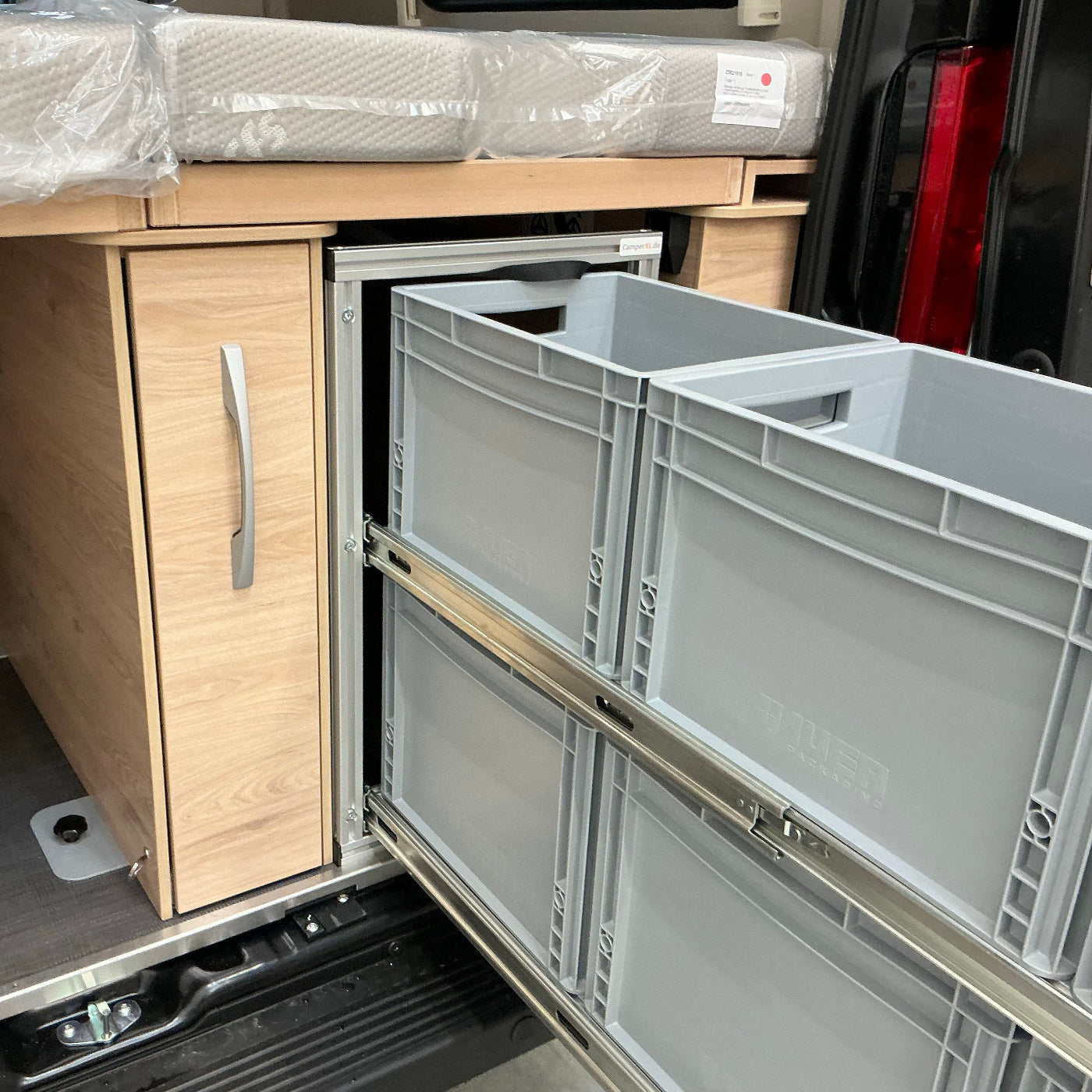 Heckauszug 2 Etagen Dethleffs Globetrail 640S