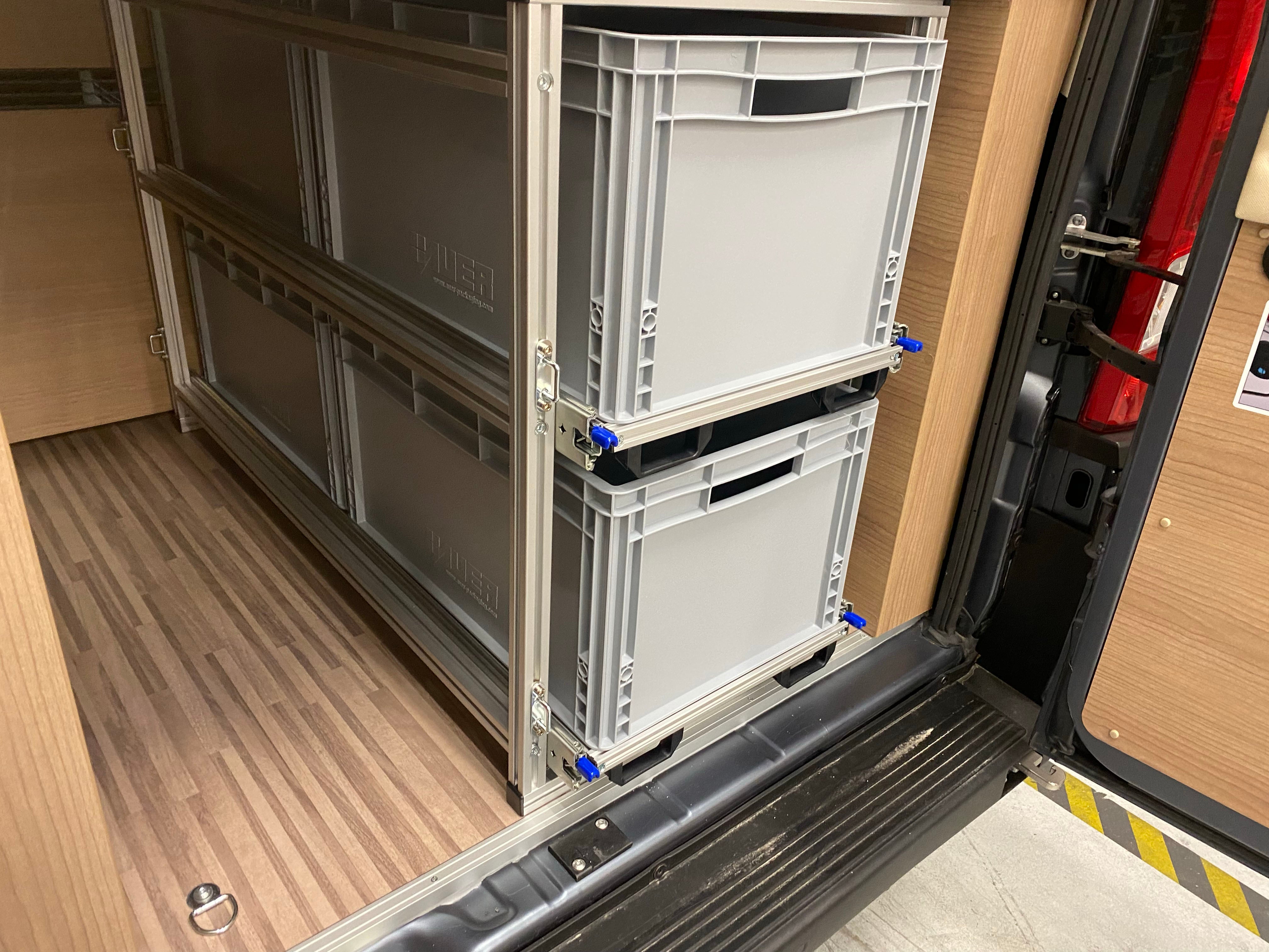 Heckauszug Malibu 640 LE - Ordnungs und Sicherheit in der Heckgarage - Stabile Konstruktion - Euroboxgenormt