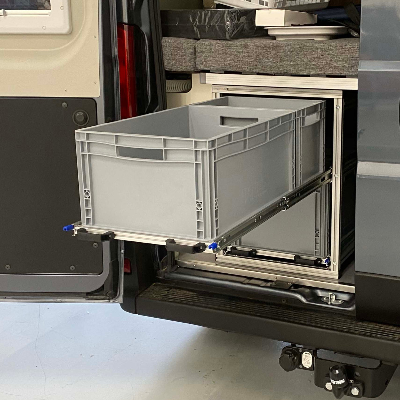 Heckgarage Pössl Summit 540 mit Auszug und Euroboxen