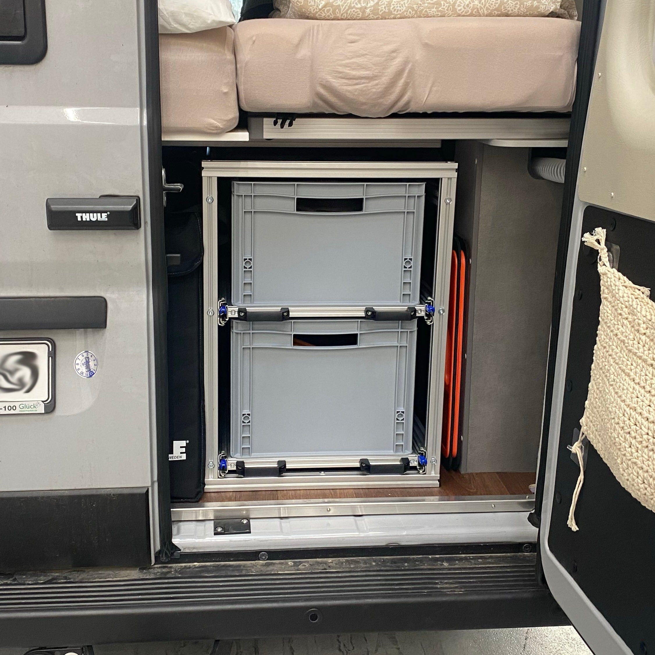 Heckgarage Pössl Summit SHINE 640 mit Auszug und Euroboxen