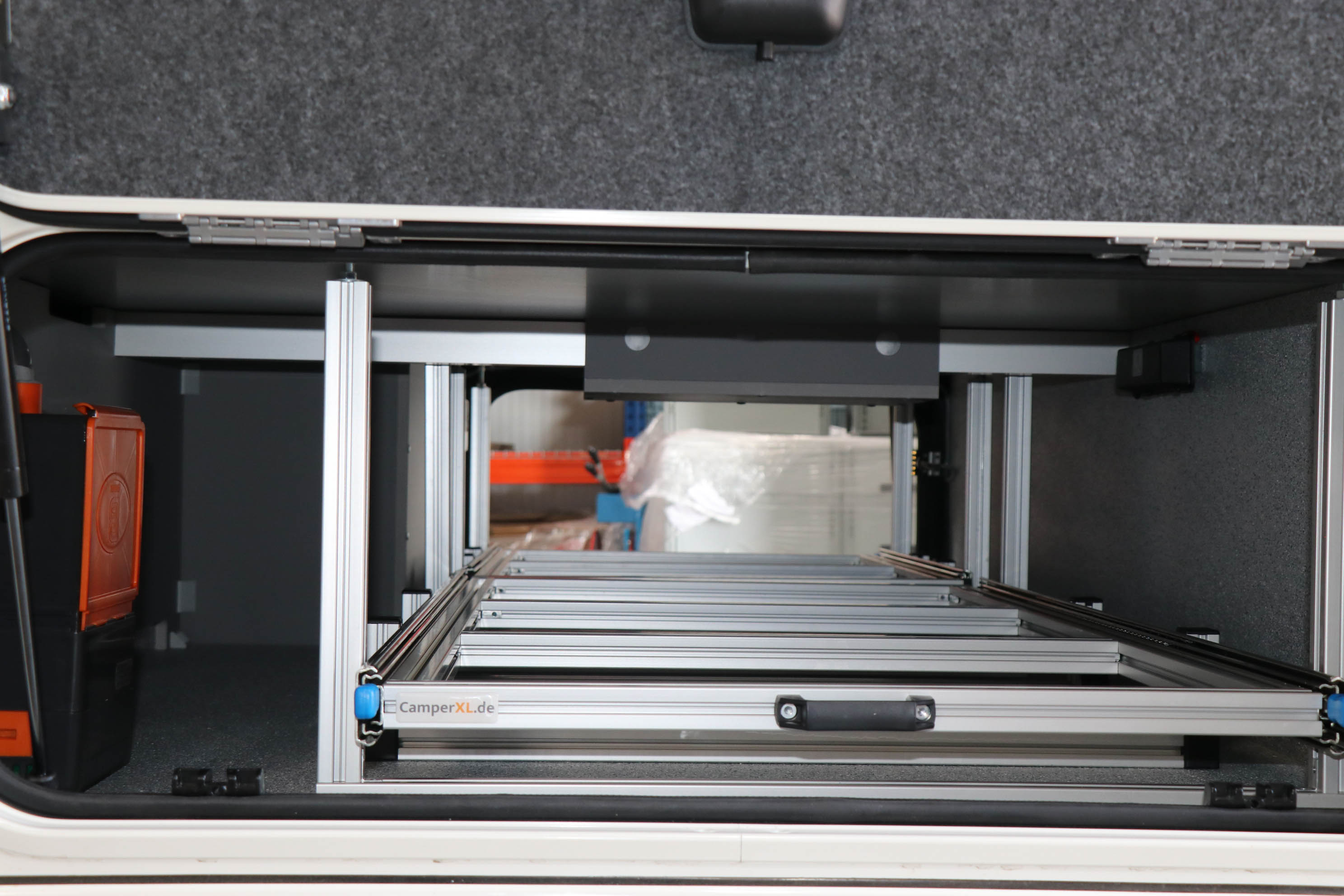 Raised floor pull-out 1500mm x 800mm