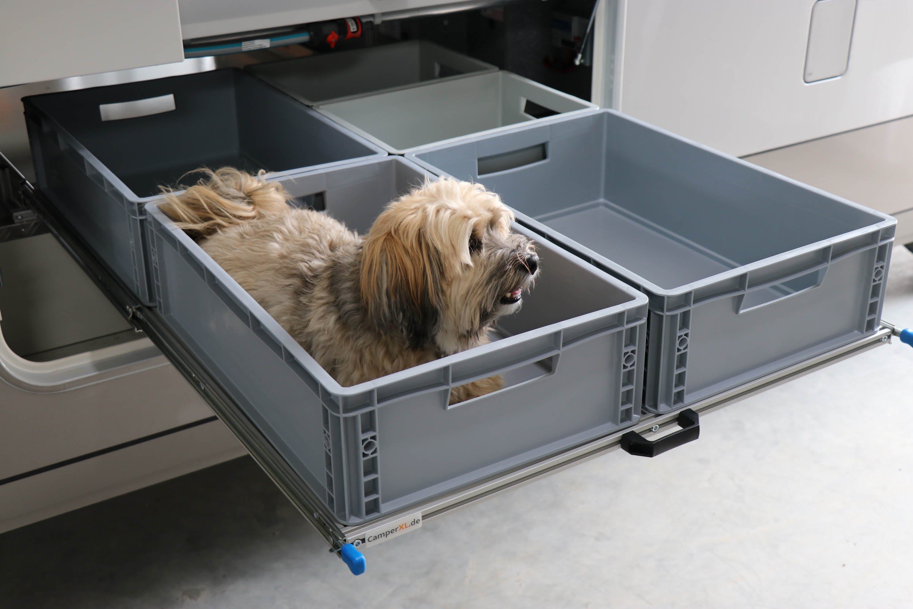 Raised floor pull-out 1500mm x 800mm