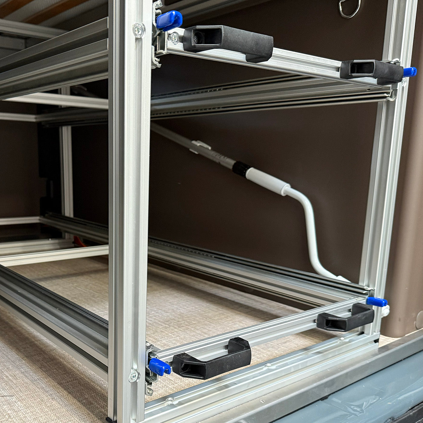 Rear pull-out for Bürstner Campeo "B66" | Heavy-duty pull-out eurobox optimized