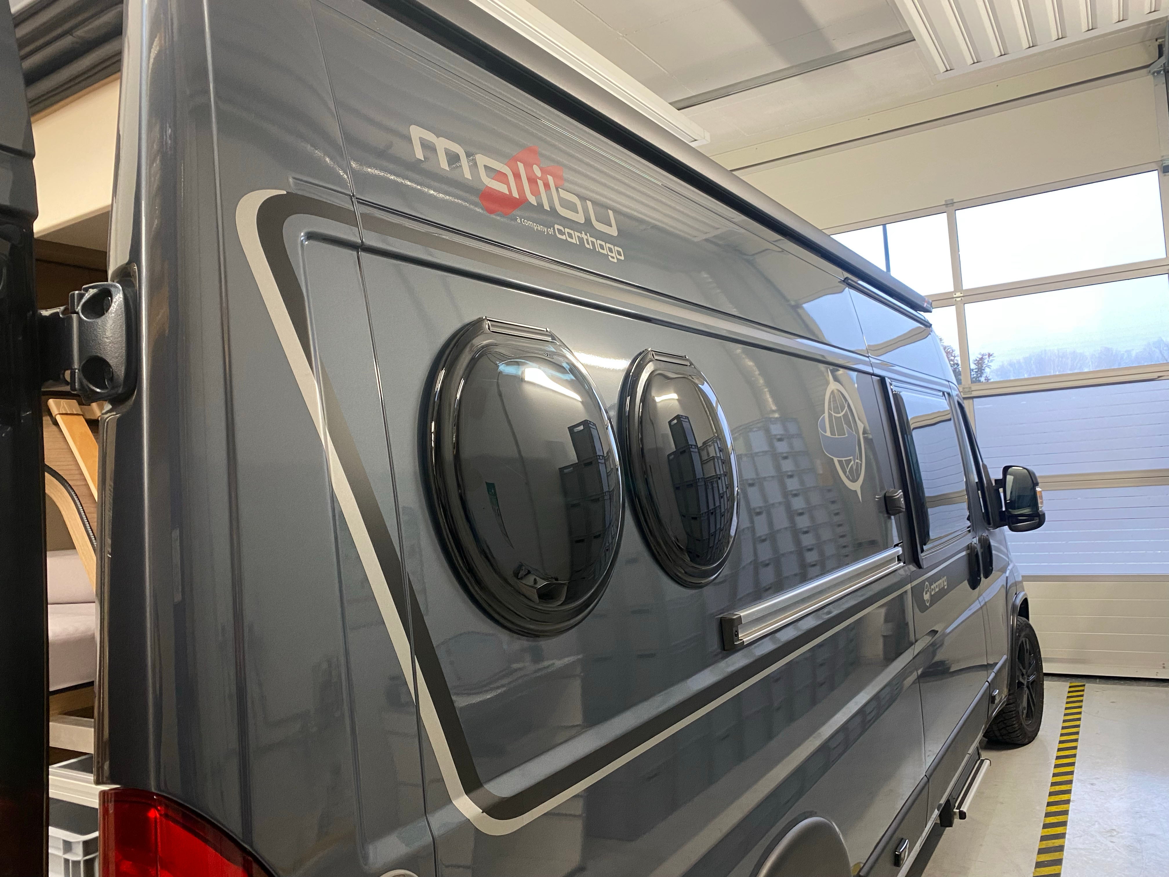 Rear pull-out 2 tiers MALIBU 640 LE