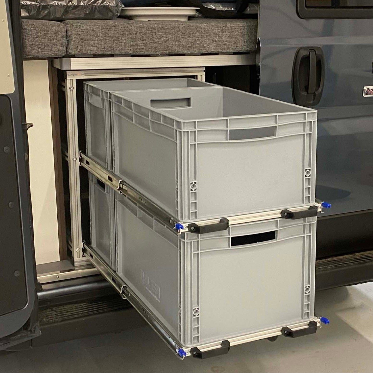 Heckauszug 2 Etagen Pössl Summit 540 Prime & Shine - Stabile und sichere Konstruktion - Jede Etage mit Vollauszug Euroboxoptimiert